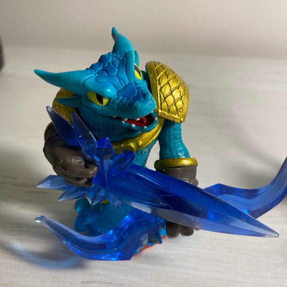 Dynamic Blue and Gold Action Figure Playset